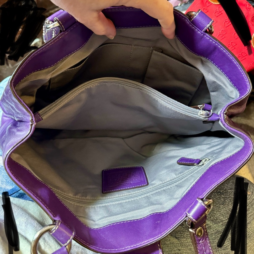 Coach purse - Picture 3 of 10